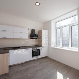 Pronájem bytu 1+1 32 m² Hradec Králové