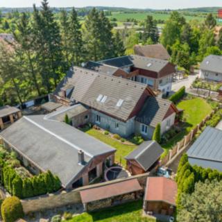 Pronájem rodinného domu 160 m² Drahelčice