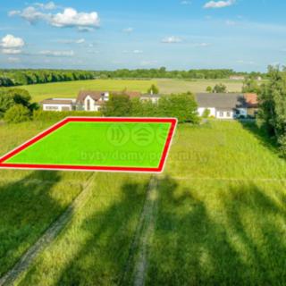 Prodej stavební parcely 811 m² Hrobice