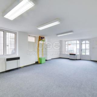 Pronájem obchodu 35 m² Mariánské Lázně, Hlavní třída