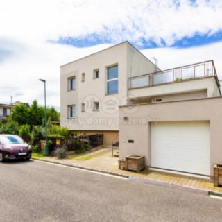 Prodej rodinného domu 242 m² Sezemice, Stavbařů