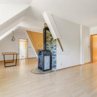 Prodej bytu 3+1 130 m² Cheb, Cechovní