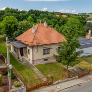 Prodej rodinného domu 100 m² Březůvky