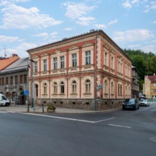 Prodej činžovního domu 766 m² Nejdek, náměstí Karla IV.