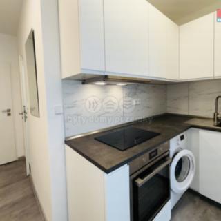 Pronájem bytu 1+kk a garsoniéry 28 m² Zlín, Bratří Jaroňků