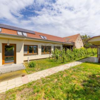 Prodej rodinného domu 263 m² Šumice