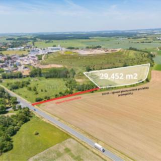 Prodej komerčního pozemku 29 452 m² Zbůch