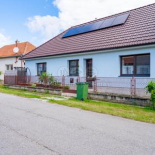 Pronájem rodinného domu 100 m² Březí
