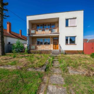 Prodej rodinného domu 180 m² Lesná