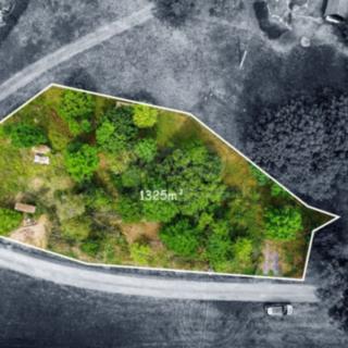 Prodej komerčního pozemku 1 325 m² Broumy