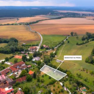 Prodej stavební parcely 1418 m² Střemošice