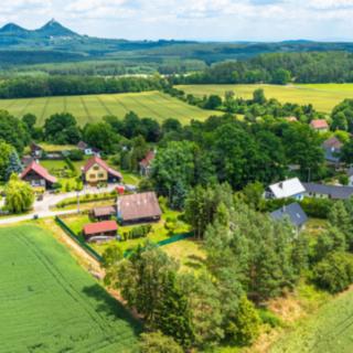 Prodej stavební parcely 1 633 m² Doksy