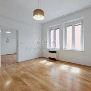 Pronájem bytu 2+1 48 m² Karlovy Vary Stará Role, Závodu míru