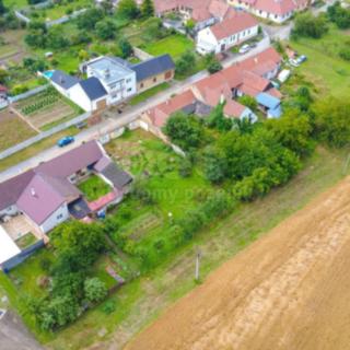 Prodej stavební parcely 621 m² Domanín