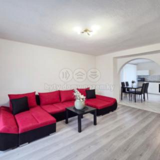 Pronájem bytu 2+1 51 m² Horní Slavkov, Zahradní