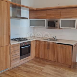 Pronájem bytu 3+1 72 m² Český Těšín, Hlavní třída