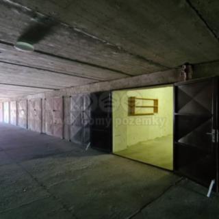 Pronájem garáže 30 m² Nymburk, Topolová