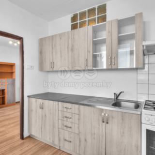 Prodej bytu 1+1 35 m² Nová Paka, Školní