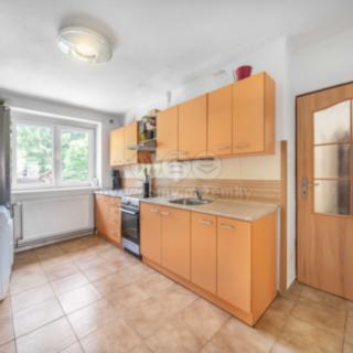 Prodej bytu 2+1 58 m² Zaječov