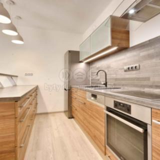 Prodej bytu 3+1 97 m² Pelhřimov, Sdružená
