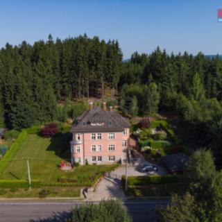 Prodej rodinného domu, 330m²