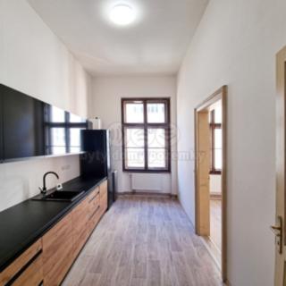 Pronájem bytu 3+1 75 m² Karlovy Vary, Západní