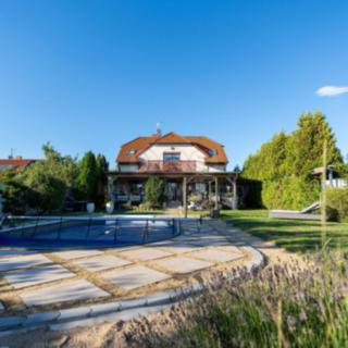 Prodej rodinného domu, 224m²