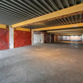 Pronájem garáže 15 m² Plzeň Jižní Předměstí, Brožíkova
