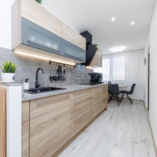 Prodej bytu 3+1 70 m² Hevlín