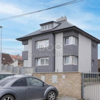 Pronájem bytu 1+1 75 m² Kladno Kročehlavy, Dr. Steinera