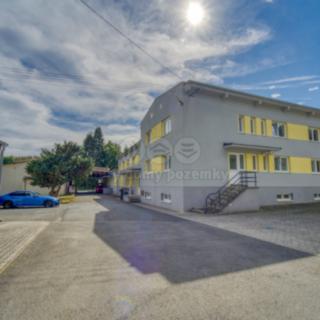Prodej výrobního objektu 1605 m² Postřekov
