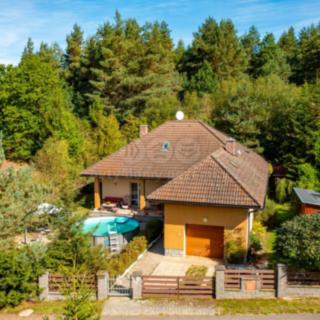 Prodej rodinného domu 285 m² Hajany