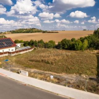 Prodej stavební parcely 1301 m² Chýně