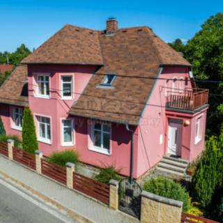 Prodej rodinného domu 270 m² Rovečné