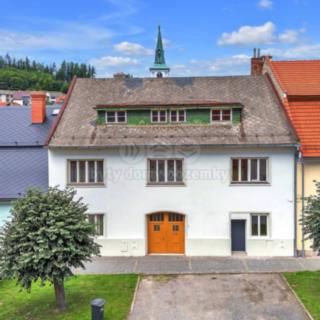 Prodej bytu 2+1 61 m² Jimramov, náměstí Jana Karafiáta