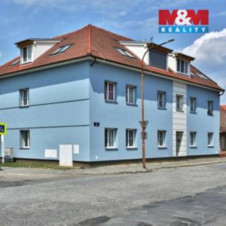 Pronájem bytu 1+kk a garsoniéry 25 m² Dolní Kounice, nám. Míru