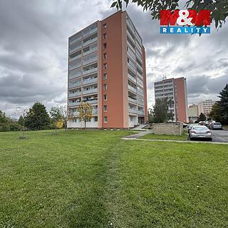 Pronájem bytu 1+kk, garsoniery 30 m² Kladno