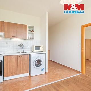 Pronájem bytu 1+1 35 m² Neratovice, Na Výsluní
