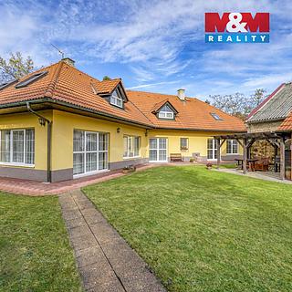 Prodej rodinného domu, 478m²