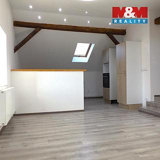 Pronájem bytu 2+1 80 m² Petřvald, Ostravská