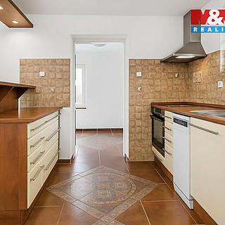 Pronájem bytu 1+1 50 m² Pchery