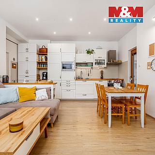 Prodej bytu 3+kk 72 m² Hradec Králové Pražské Předměstí, Bozděchova