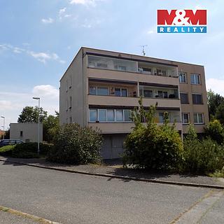 Pronájem bytu 2+kk 46 m² Tmaň