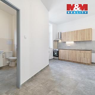 Pronájem bytu 2+1 48 m² Sokolov