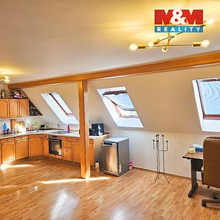 Pronájem bytu 4+kk 110 m² Stochov