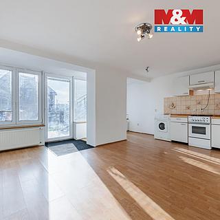 Pronájem bytu 1+kk, garsoniery, 30m²