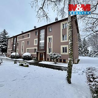 Prodej bytu 3+1 70 m² Uhlířské Janovice