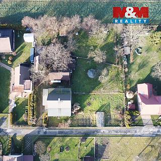 Prodej stavební parcely 900 m² Žabeň