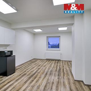 Pronájem kanceláře 61 m&sup2; Dobřany