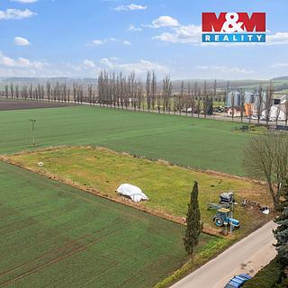 Prodej stavební parcely 1 953 m² Dolany